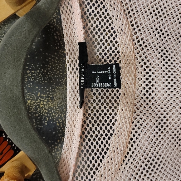 Cropped Mesh Top - Picture 4 of 4